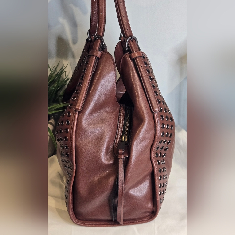 Coach Madison Grommet Large Carlyle Shoulder Bag - Picture 4 of 14